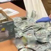 Мільйон доларів готівки: екс-голова Чернігівської обласної ВЛК погорів на хабарях