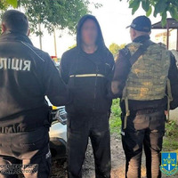 Пограбував базу відпочинку та погрожував вбивством поліцейським