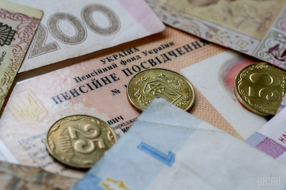 Пенсії в Україні з 1 січня підвищать для 2 мільйонів осіб