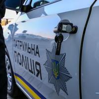 На Полтавщині чотири п’яних поліцейських напали на перехожого та побили його