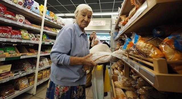 Пенсіонерам у Чернігові відвели дві ранкові години у супермаркетах