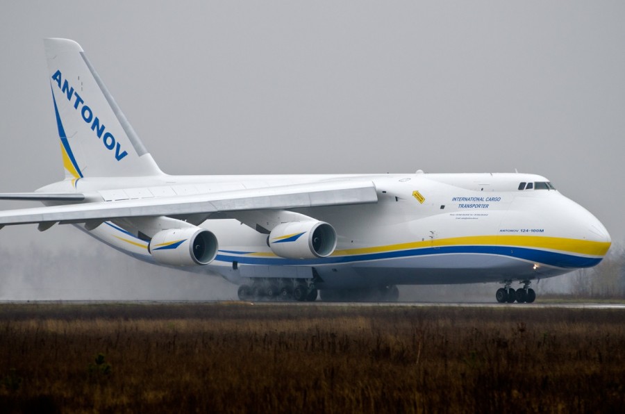 Український АН-225 «Мрія» доставив у Німеччину 10 мільйонів медичних масок