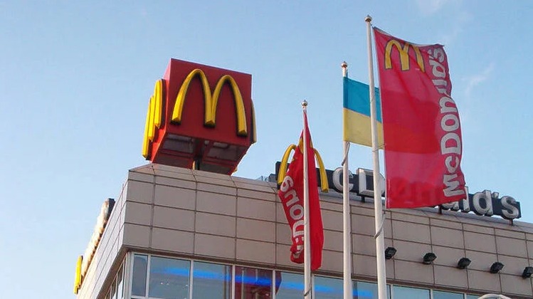 У посольстві США пожартували над відсутністю російської мови в McDonald’s