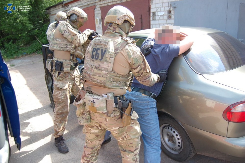 На Чернігівщині СБУ попередила продаж 70 бойових гранат криміналітету