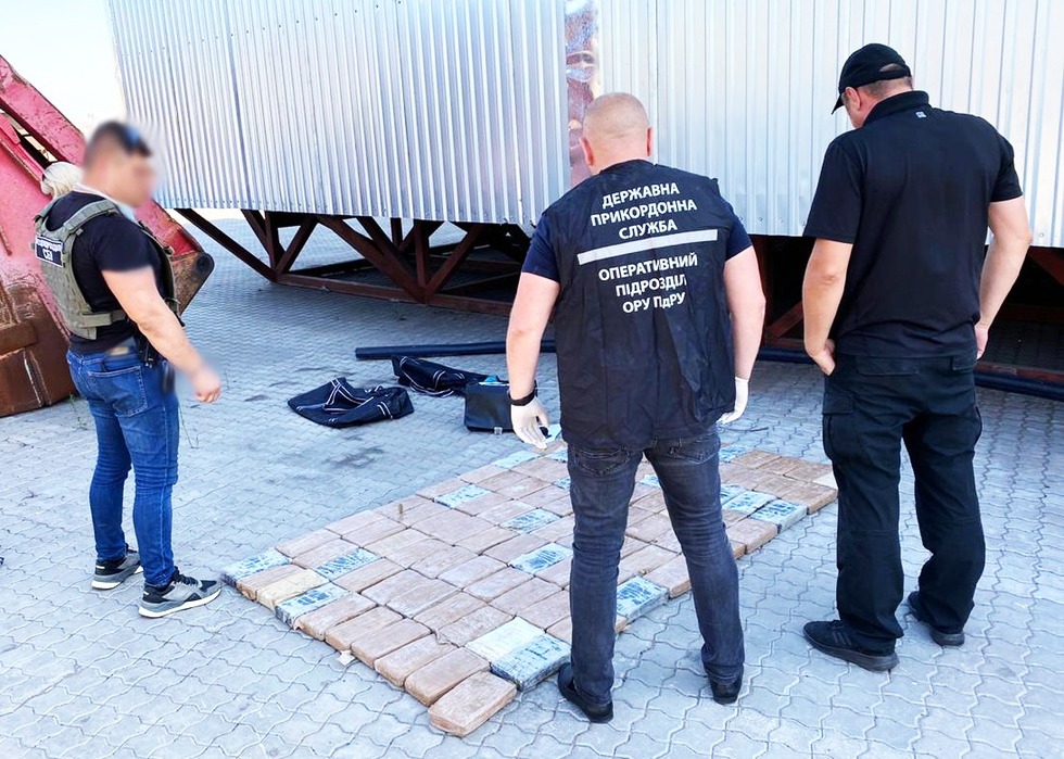 Рекордну партію кокаїну викрили прикордонники у порту під Одесою