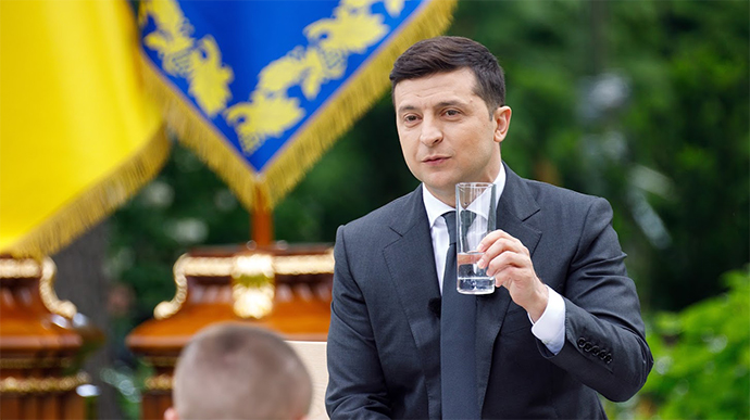 Зеленський задумав розігнати Конституційний суд і вже вніс законопроект у Раду