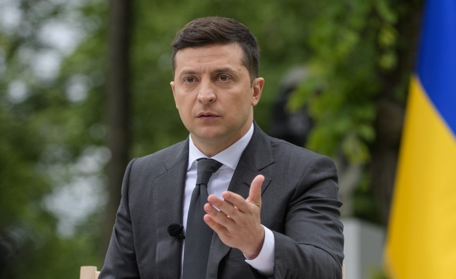 Зеленський погрожує розігнати Раду, якщо вона не розжене Конституційний суд за його вказівкою
