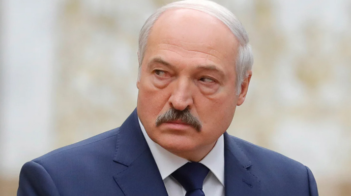 «Чия б корова мукала»: Лукашенко про втрату довіру народу Зеленським