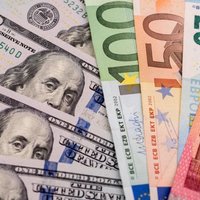 Українці у грудні купили рекордний обсяг валюти — 1,71 мільярд доларів