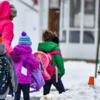 У Міносвіти вважають, що діти 1-4 класів зможуть повернутися до шкіл