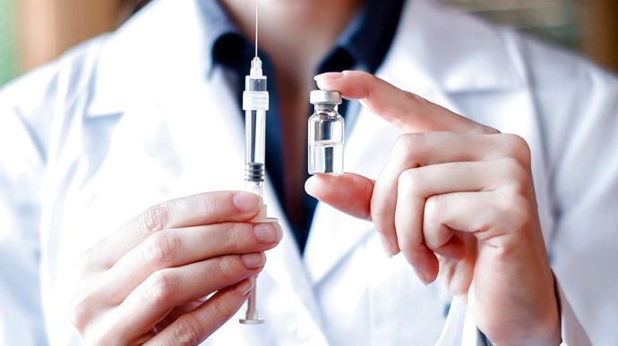 Половина українців не хочуть вакцинуватись від COVID, навіть безкоштовно