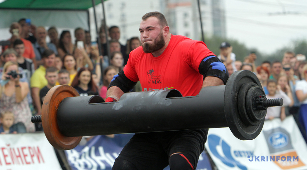 Найсильніша людина світу — стронгмен Олексій Новіков