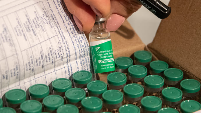 На щеплення індійською вакциною вже записались 100 тисяч українців