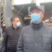 Підприємці вигнали поліцію, що хотіла закрити ринок на карантин у Миколаєві