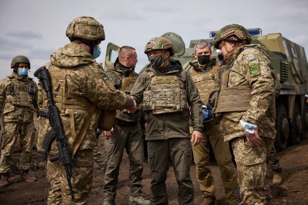 Зеленський відвідав позиції українських військ на Донбасі