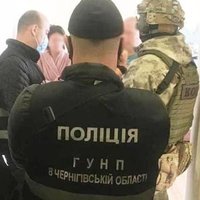 На Чернігівщині «авторитет» отримав підозру за спробу дати хабар начальнику поліції