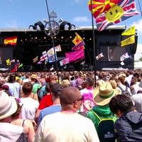 Британія запускає «пілотний» концерт без масок і дотримання дистанції на тисячі людей
