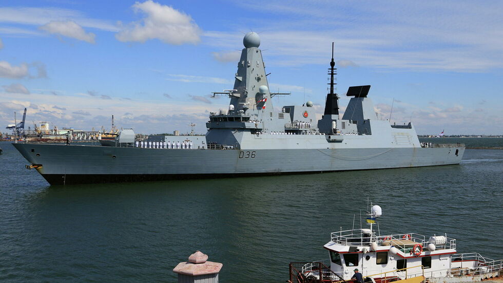 Британія готова знову відправити військові кораблі у Чорне море біля Криму