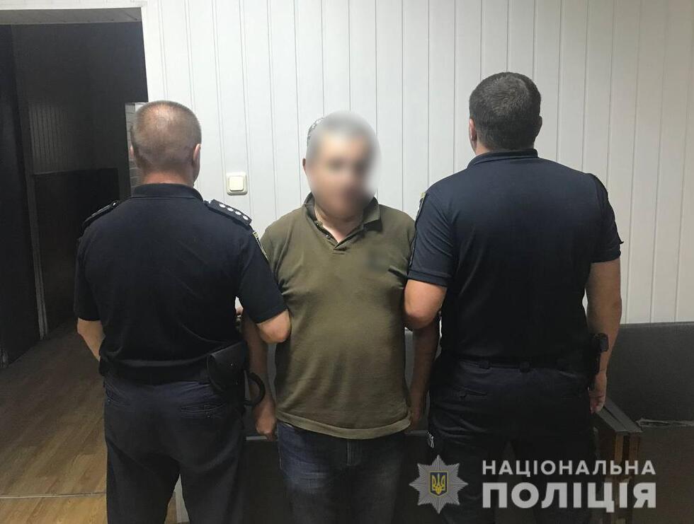 Поліція Чернігівщини затримала злодія, який вкрав 230 тисяч гривень з автомобіля