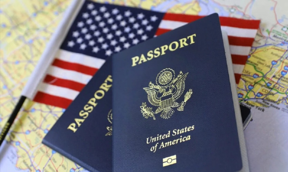 Держдеп США видав перший паспорт з невизначеним гендером
