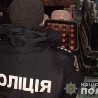 На Чернігівщині поліція викрила групу осіб, що систематично займалися виробництвом та збутом фальсифікованої горілки