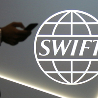 Всі країни Заходу погодились відключити Росію від SWIFT