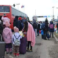 Війна призвела до переселення понад половини українських дітей