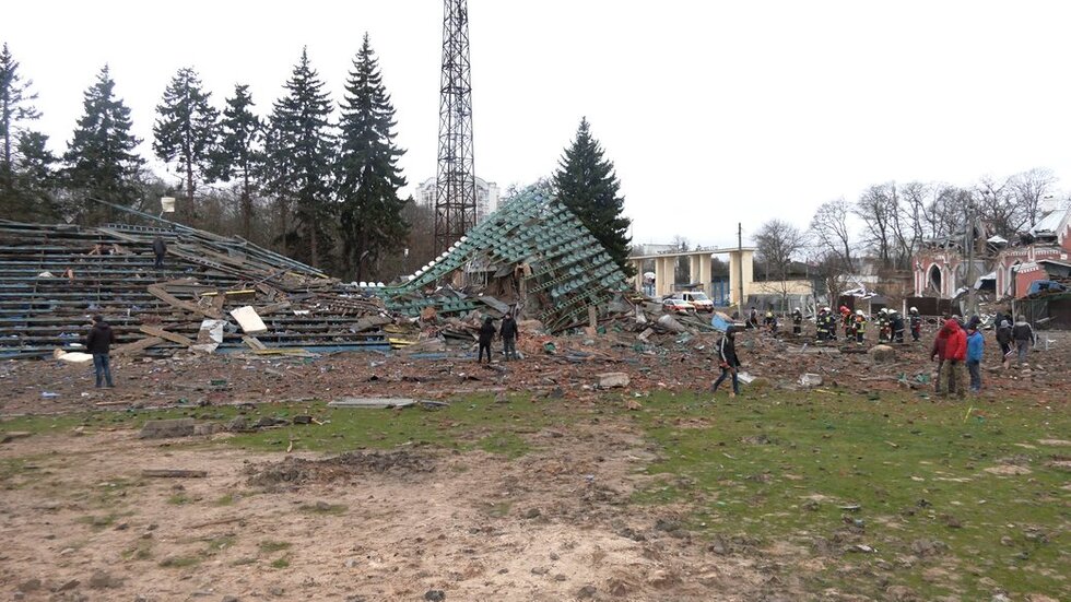 Зруйнований російськими військами стадіон у Чернігові допоможе відновити Німеччина