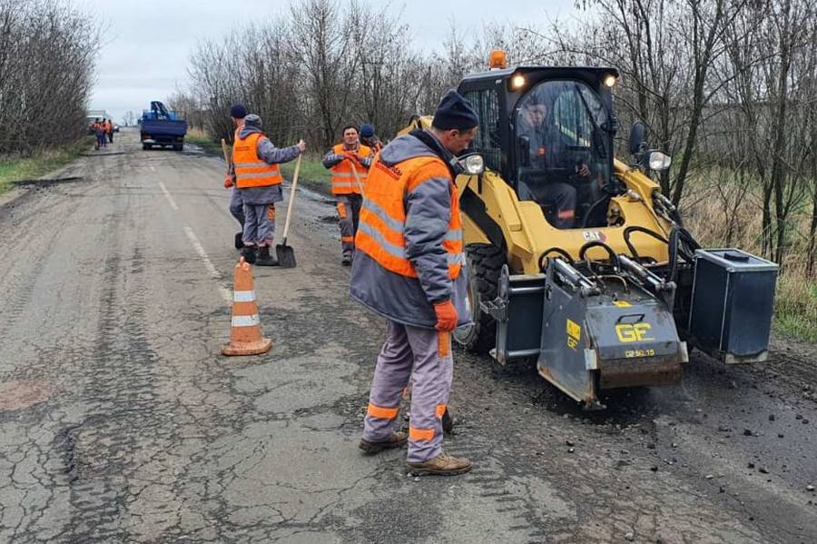 Тривають ремонти на автошляхах Чернігівщини