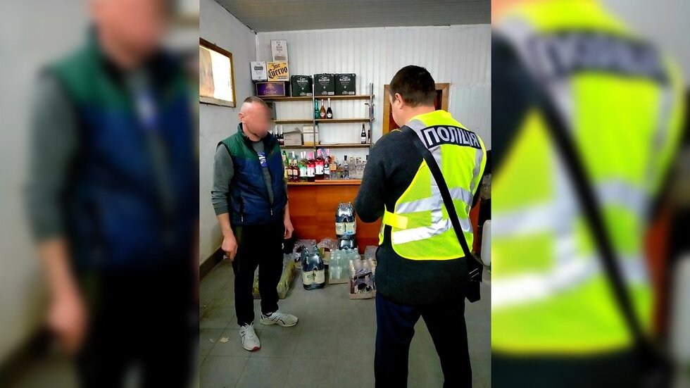 Близько 250 літрів спиртного: у Чернігові викрили підприємця, який торгував алкоголем попри заборону