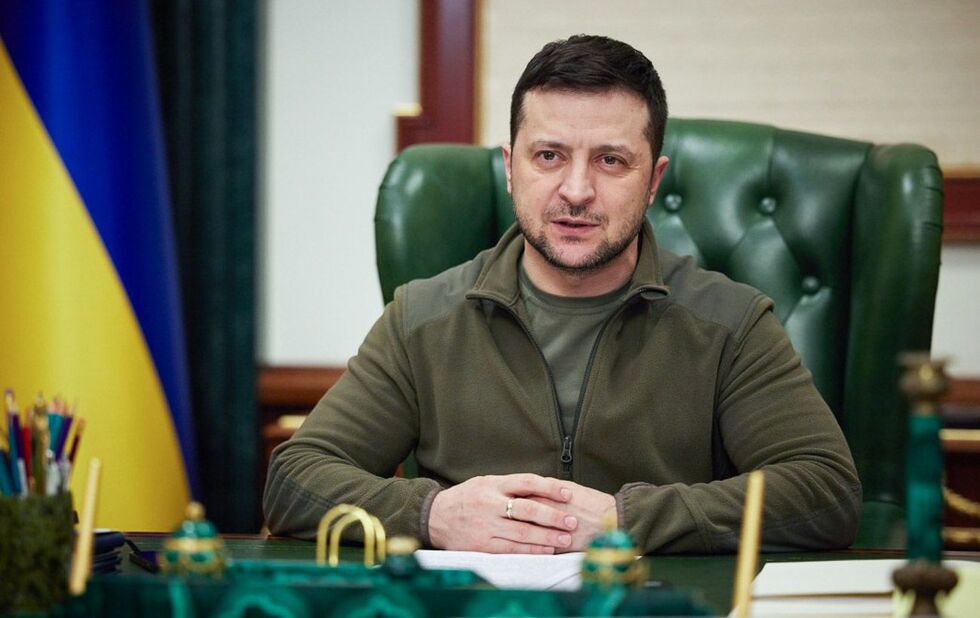 Зеленський наказав продовжити воєнний стан і мобілізацію в Україні на 90 днів
