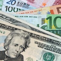 НБУ скасував регулювання курсу для продажу готівкової валюти