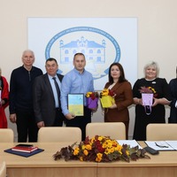 Кращих освітян Чернігівщини нагородили щорічними обласними преміями