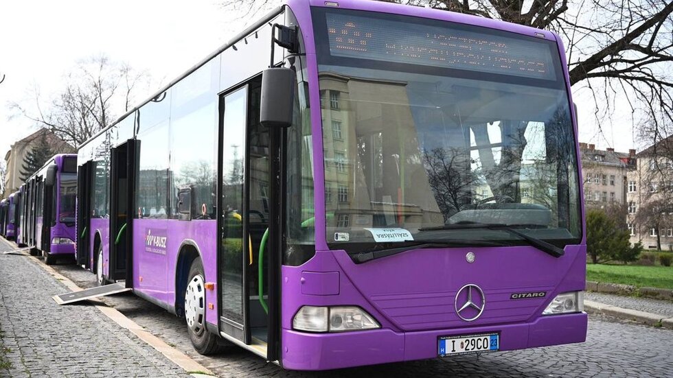 Угорщина передає пасажирські автобуси для Чернігівщини, Сумщини, Харківщини та Закарпаття