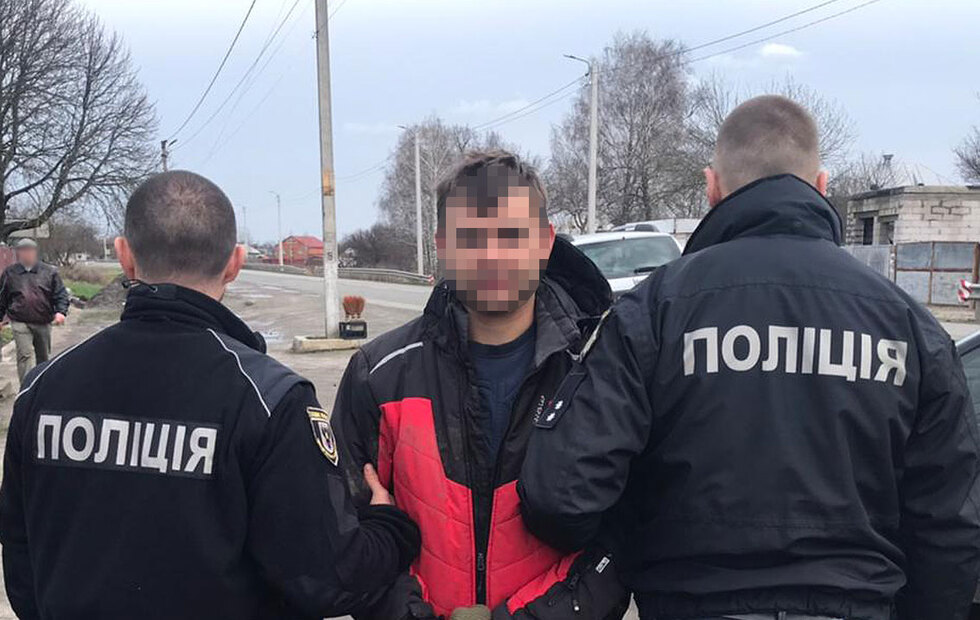 На Чернігівщині поліція затримала торгівця боєприпасами та зброєю