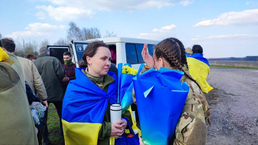 Новий масштабний обмін: в Україну повернули 100 військовополонених