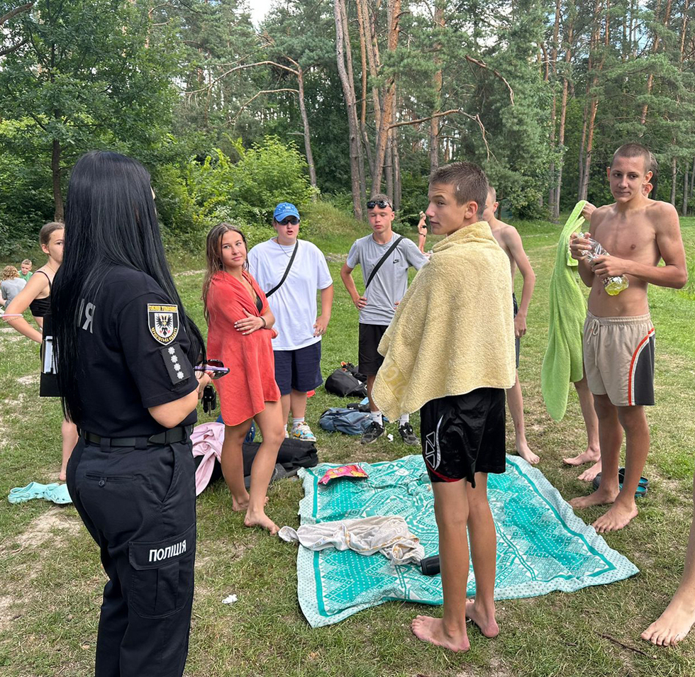 Ювенальні поліцейські Прилуччини радять, як убезпечити дітей під час відпочинку біля водойм