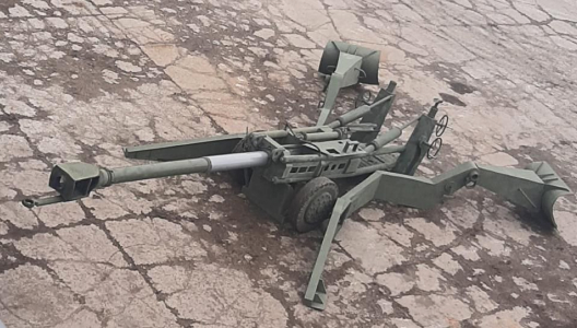 У Ахметова розпочали виробництво макетів військової техніки, що вводять ворога в оману