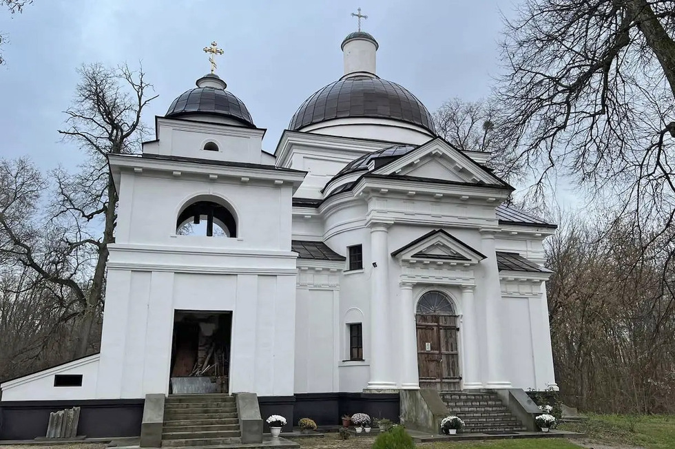 Сільська громада Чернігівщини самотужки відновлює 200-літній храм