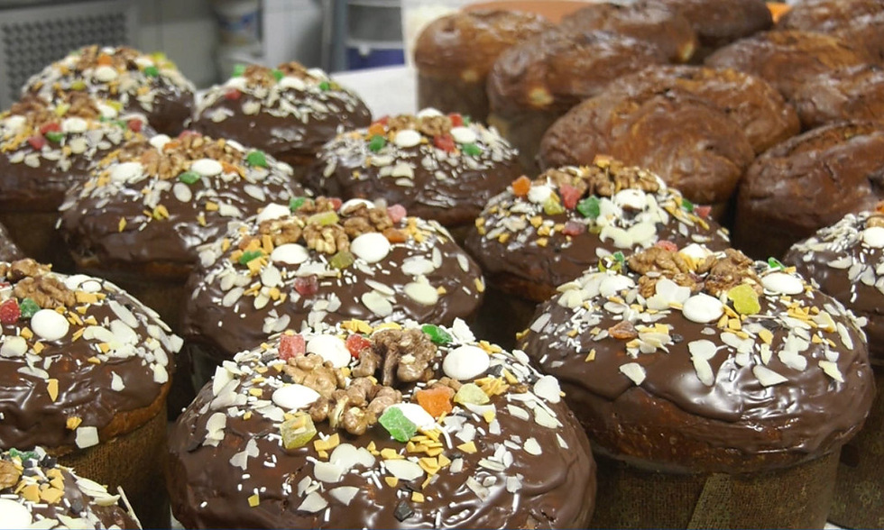 Як українську паску, так і італійський панетоне пропонують до Великодня у міні-пекарні «Солодкі мрії»