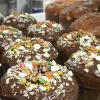 Як українську паску, так і італійський панетоне пропонують до Великодня у міні-пекарні «Солодкі мрії»