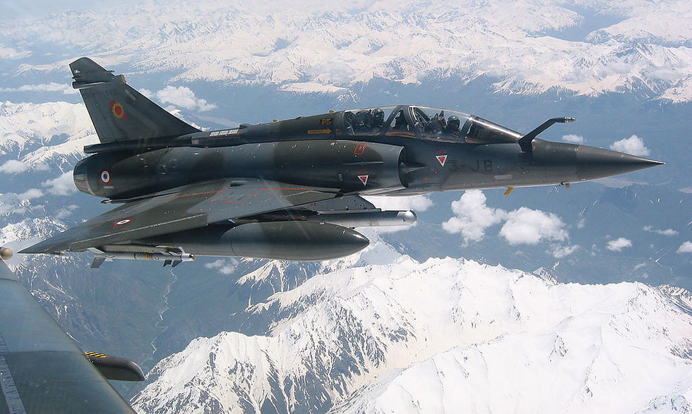 Франція спорядить Україні винищувачі Mirage 2000 – Макрон