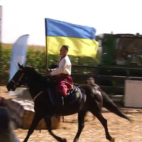 На Дні поля між дронами, тракторами та комбайнами розташувався «Соколиний хутір»!