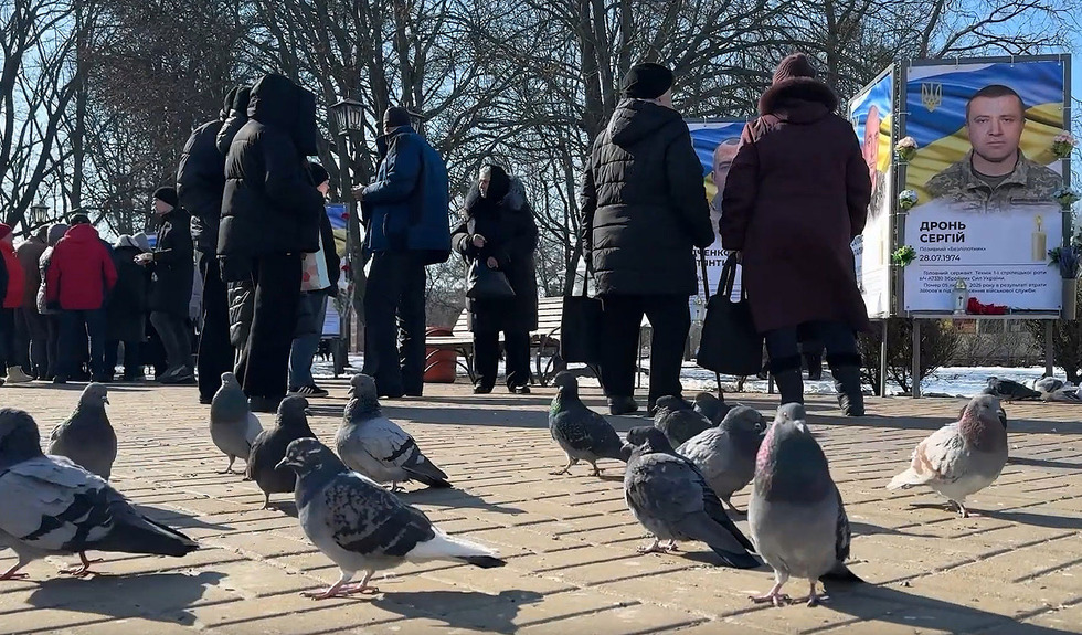 У третю річницю великої війни Прилуцька міська рада вручила відзнаки родинам Героїв