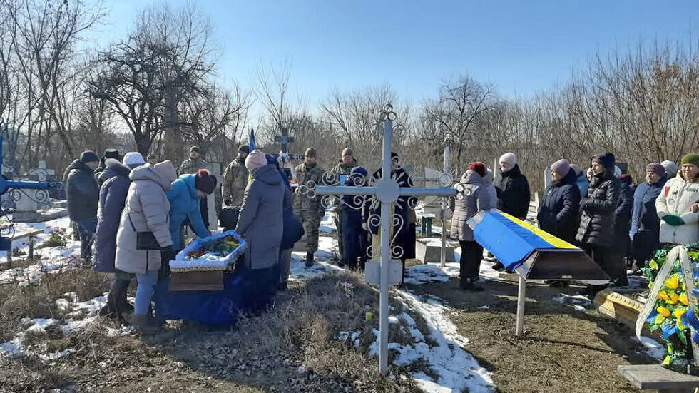 У громаді на Прилуччині попрощалися із загиблим військовим ЗСУ Володимиром Івахном