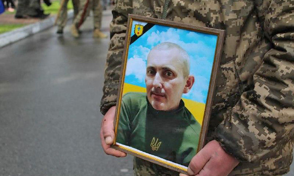 На Прилуччині провели в останню путь загиблого військового ЗСУ Олександра Кривоцюка