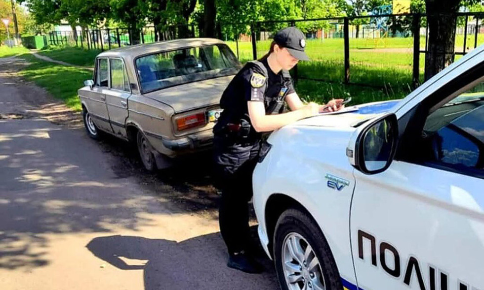 Керували автомобілями, попри заборону суду: у Прилуках викрили двох водіїв-порушників