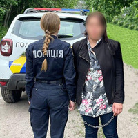 Вдарила ножем у груди: на Ніжинщині затримали жінку, підозрювану у вбивстві співмешканця