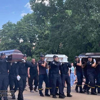 Прилуцька громада попрощалася з вбитою РФ родиною