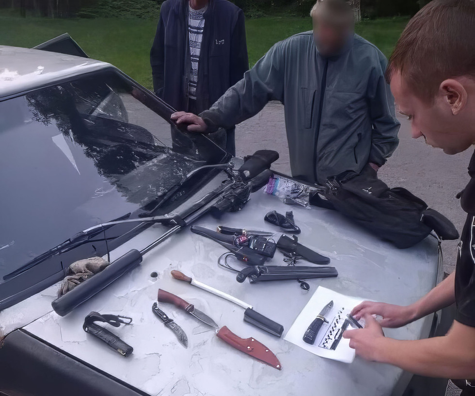 Жителя Прилук підозрюють у незаконному полюванні: виявили в авто частину туші лося та мисливську зброю